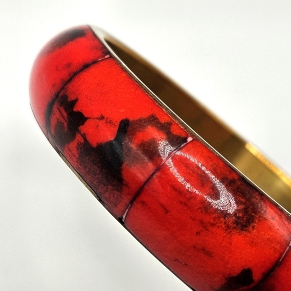 VINTAGE Red and Black Enamel Brass Bangle Bracelet - Picture 5 of 8